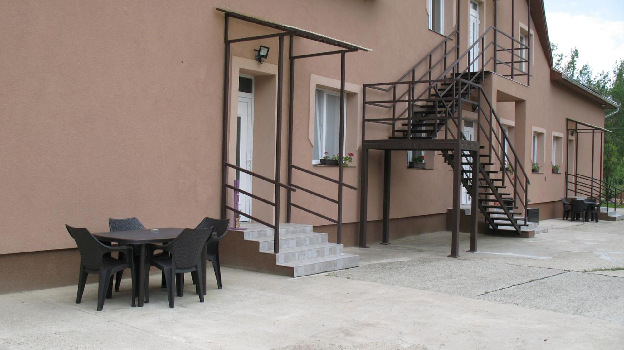 Izisz Apartman Matraterenye Экстерьер фото